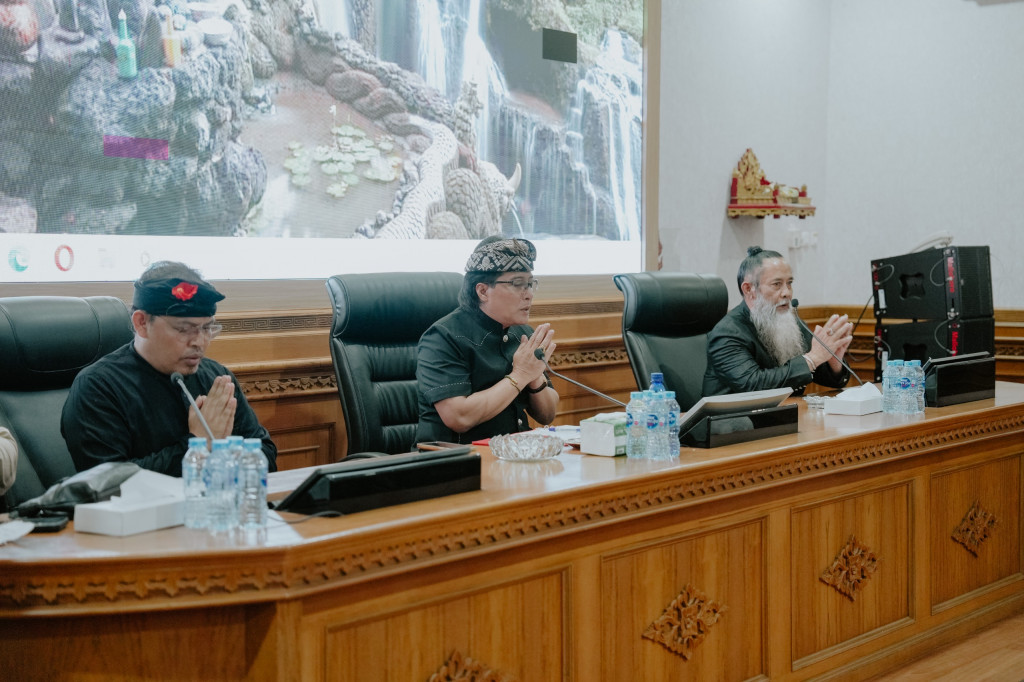 Bupati Giri Prasta Terima Tokoh Masyarakat Pasemetonan Dukuh Se-Bali